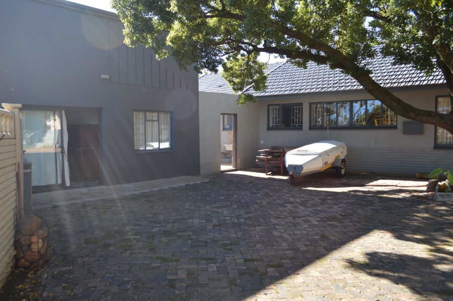 4 Bedroom Property for Sale in Wilkoppies North West